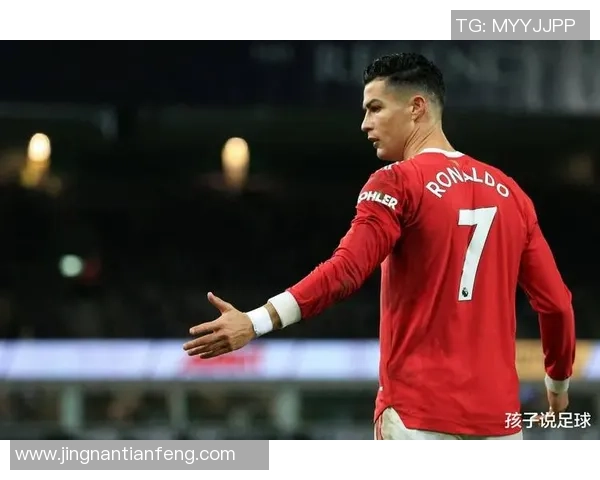 哪个足球俱乐部拥有最多的明星球员与传奇人物的荣耀对比分析