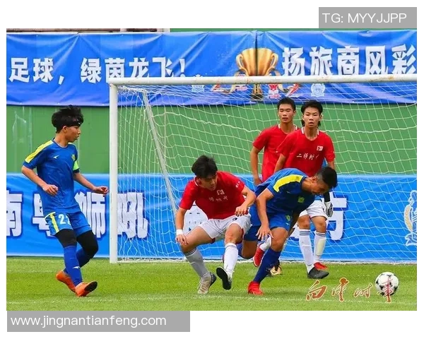 杭州足球队以54分稳居联赛积分榜首位展现强劲实力 杭州足球队以54分稳居联赛积分榜首位展现强劲实力