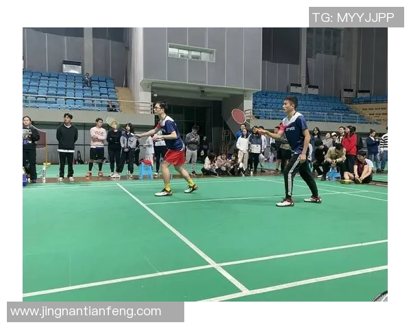 重庆羽毛球队在联合会杯上的拼搏历程与荣耀时刻回顾 重庆羽毛球队在联合会杯上的拼搏历程与荣耀时刻回顾