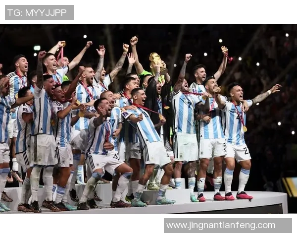 阿特兰足球明星的辉煌历程与未来展望:从青涩球员到世界顶级巨星 阿特兰足球明星的辉煌历程与未来展望:从青涩球员到世界顶级巨星