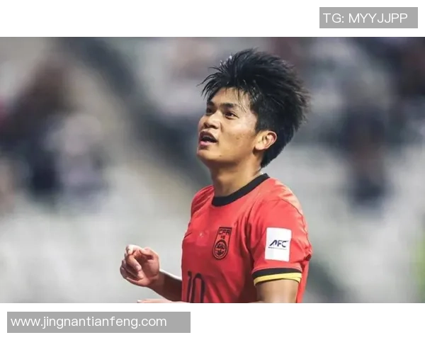 上海足球队状态引发热议球迷对球队表现分歧明显