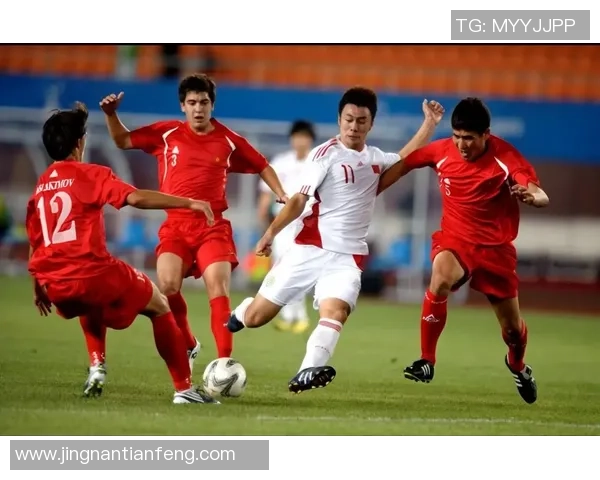 当足球明星被队友嘲讽时他如何逆袭重回巅峰的励志故事